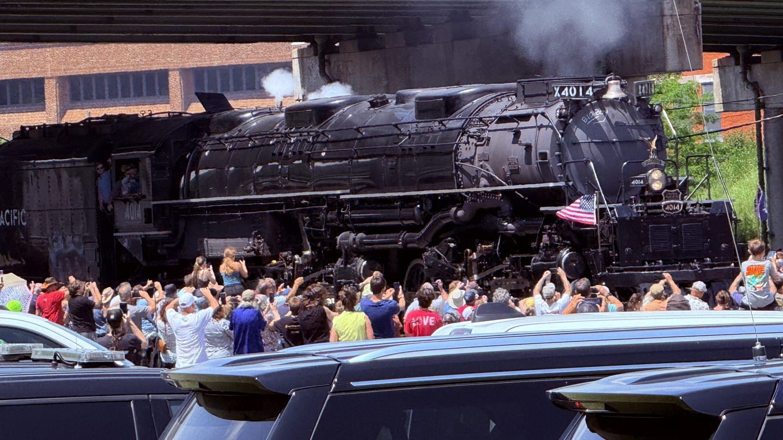 Big Boy 4014 Rolls Into Hornell